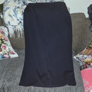 Classic Black Women's Pencil Skirt - Sleek Workwear